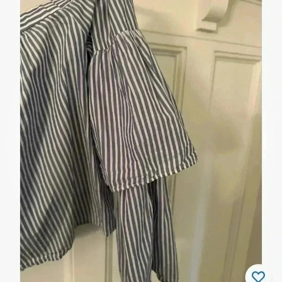 BCBG Maxazria off the should crop top w/bishop sleeves size x small - Picture 3 of 3